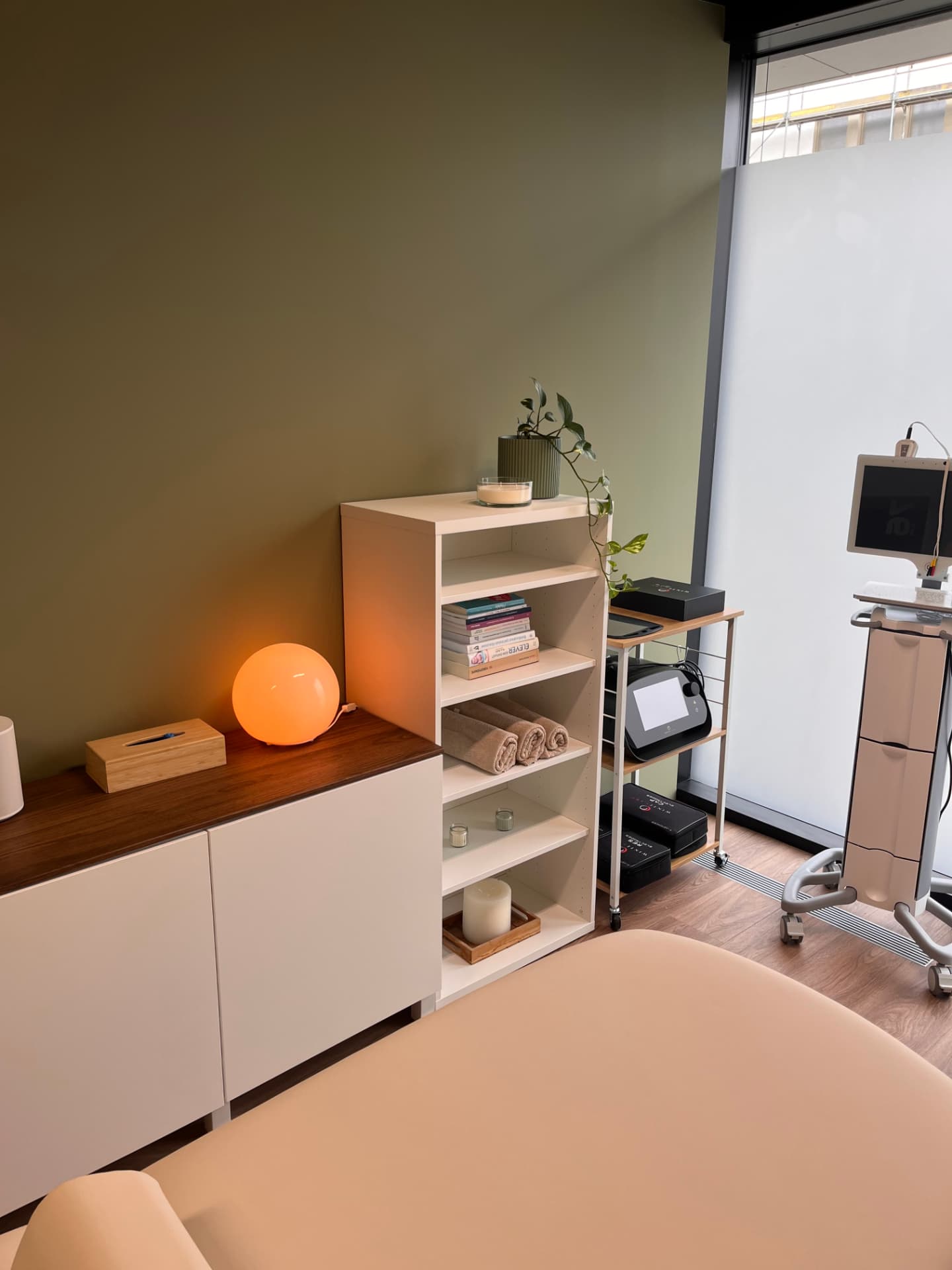 Cabine thérapeutique à l'ambiance chaleureuse